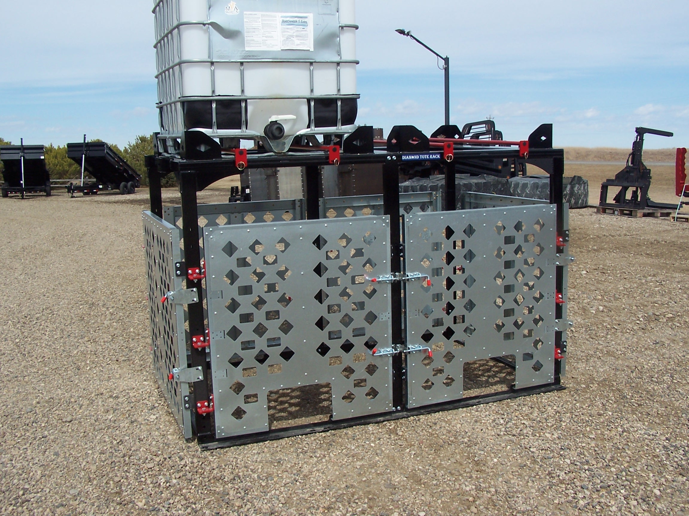 DIAMOND CHEMICAL TOTE RACK - Image 3