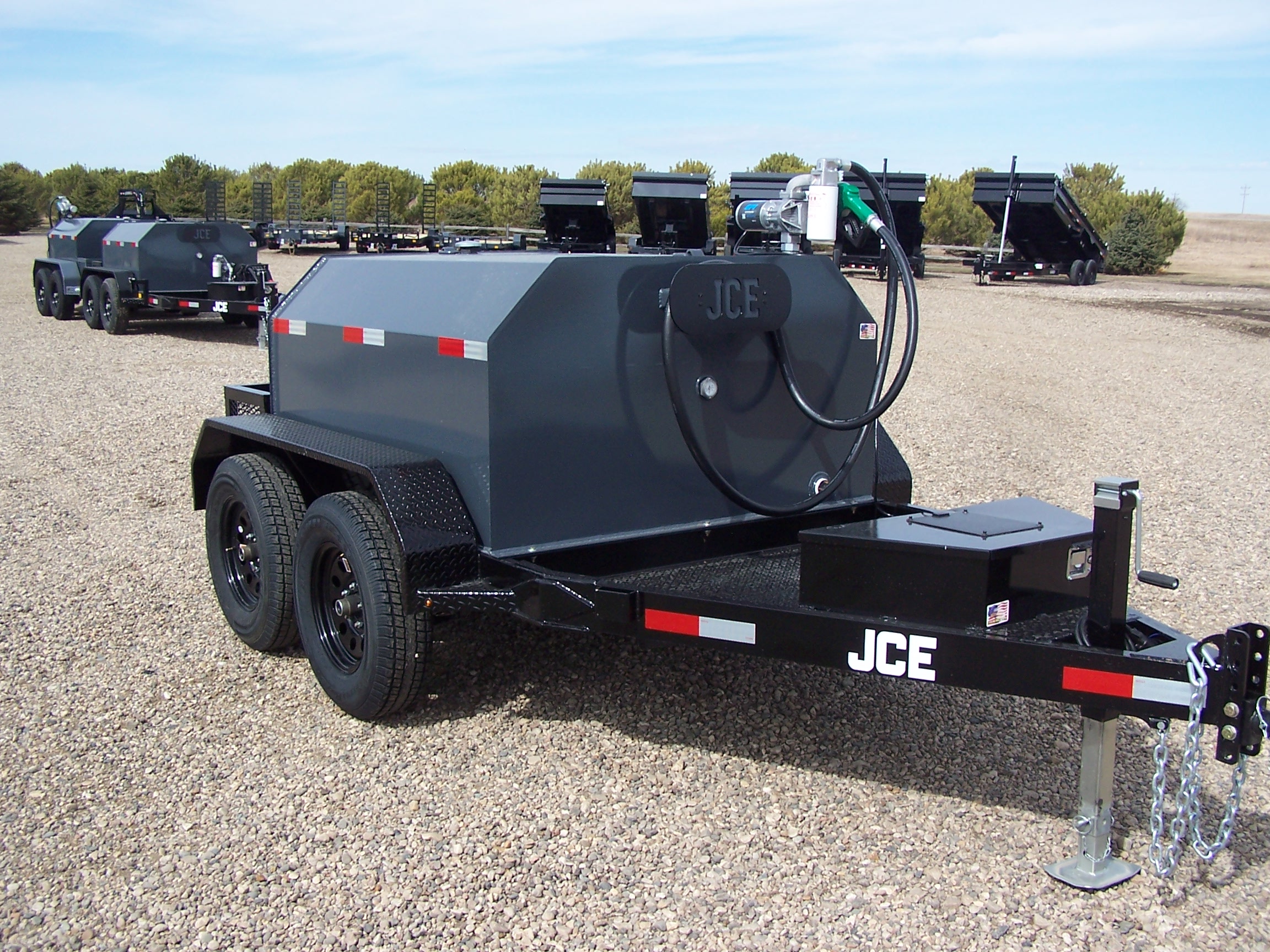 JCE 500 GALLON FUEL TRAILER - Image 4